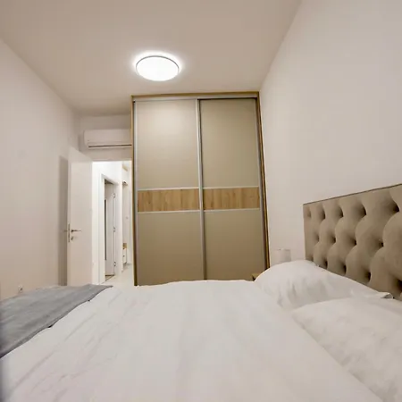 Apartment Avenija