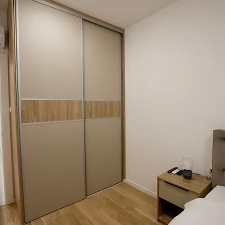 Apartment Avenija *